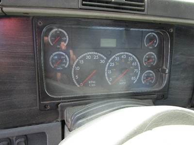 Freightliner Columbia Instrument Panel Cluster for a Freightliner COLUMBIA 120