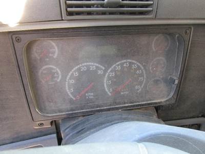 Freightliner Columbia Instrument Panel Cluster for a Freightliner COLUMBIA 120