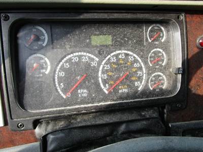 Freightliner Columbia Instrument Panel Cluster for a Freightliner COLUMBIA 120