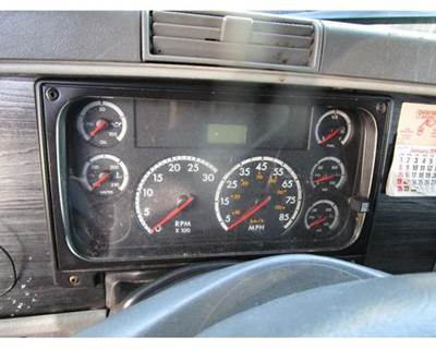 Freightliner Columbia Instrument Panel Cluster for a Freightliner COLUMBIA 120