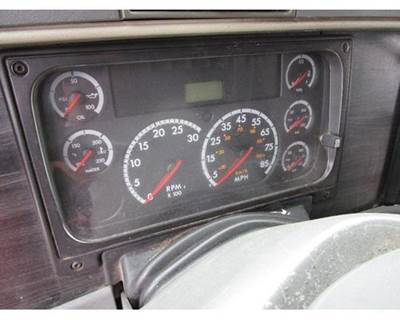 Freightliner Columbia Instrument Panel Cluster for a Freightliner COLUMBIA 120