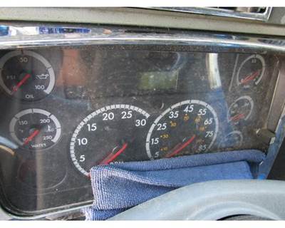 Freightliner Columbia Instrument Panel Cluster for a Freightliner COLUMBIA 120