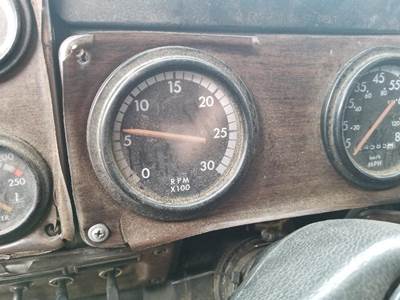 Freightliner FLD120 Instrument Panel Cluster