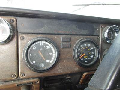 Freightliner FLD120 Instrument Panel Cluster