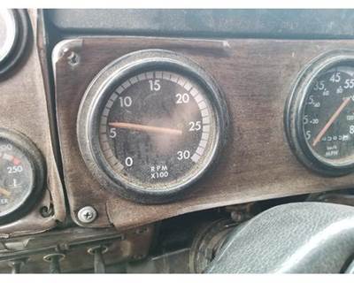 Freightliner FLD120 Instrument Panel Cluster