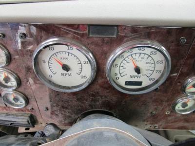 International 5900i Instrument Panel Cluster