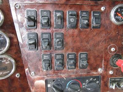 International 9400i Instrument Panel Cluster