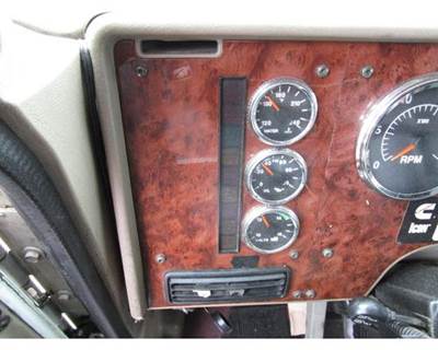International 9400i Instrument Panel Cluster