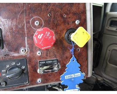 International 9400i Instrument Panel Cluster
