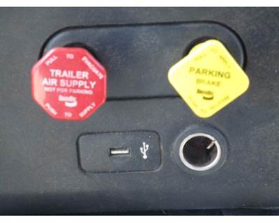 International LT625 Instrument Panel Cluster