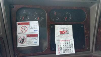 Kenworth 05-22-2003-1 Instrument Panel Cluster for a Kenworth T2000