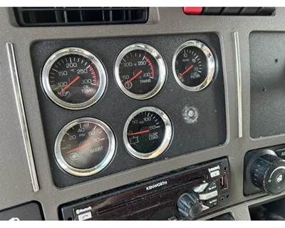 Kenworth T680 Instrument Panel Cluster