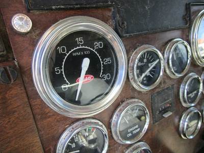 Peterbilt 377 Instrument Panel Cluster