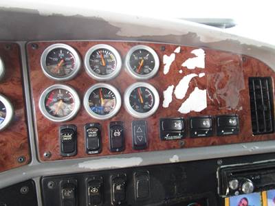 Peterbilt 387 Instrument Panel Cluster