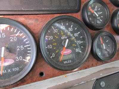 Peterbilt 387 Instrument Panel Cluster