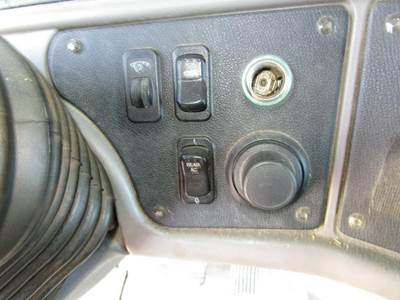 Peterbilt 587 Instrument Panel Cluster