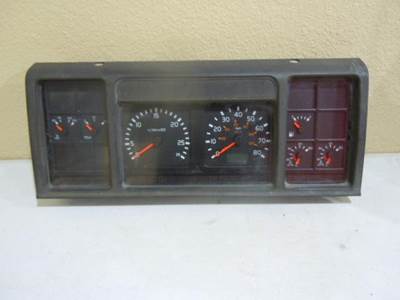 Volvo 3198180-P01 Instrument Panel Cluster