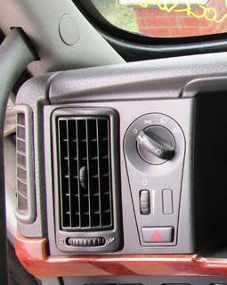 Volvo VNL Instrument Panel Cluster