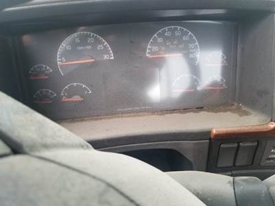 Volvo VNL Instrument Panel Cluster