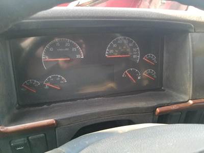 Volvo VNL Instrument Panel Cluster