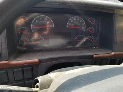 Volvo VNL Instrument Panel Cluster