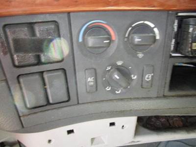 Volvo VNL Instrument Panel Cluster