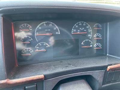 Volvo VNL Instrument Panel Cluster