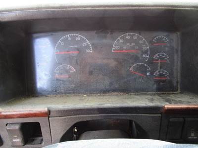 Volvo VNL Instrument Panel Cluster
