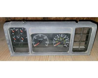 Volvo VNL Instrument Panel Cluster