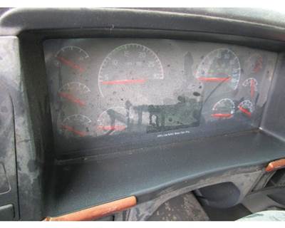 Volvo VNL Instrument Panel Cluster