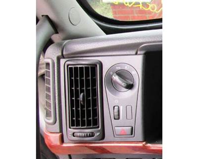 Volvo VNL Instrument Panel Cluster