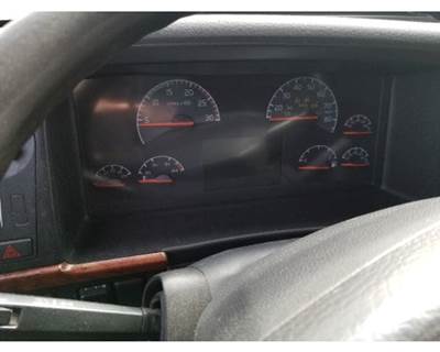 Volvo VNL Instrument Panel Cluster