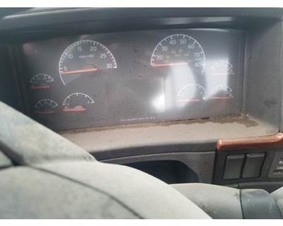 Volvo VNL Instrument Panel Cluster