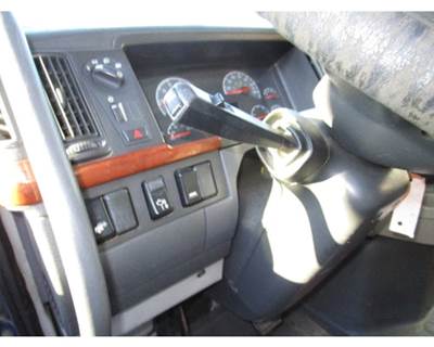 Volvo VNL Instrument Panel Cluster