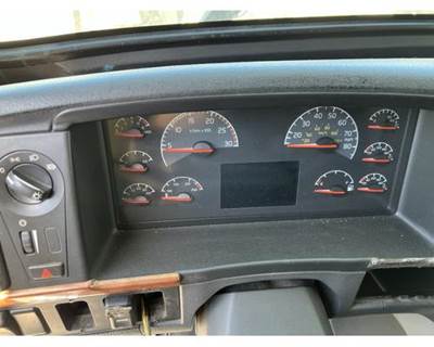 Volvo VNL Instrument Panel Cluster