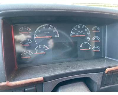 Volvo VNL Instrument Panel Cluster