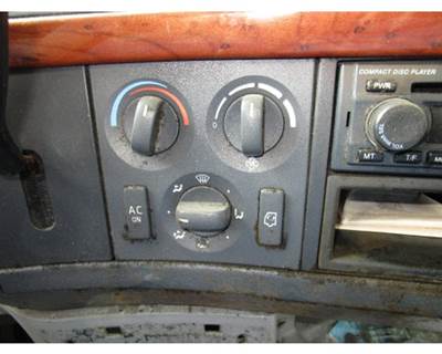 Volvo VNL Instrument Panel Cluster