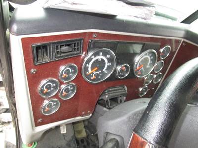 Western Star 5700 Instrument Panel Cluster for a Western Star TR 5700