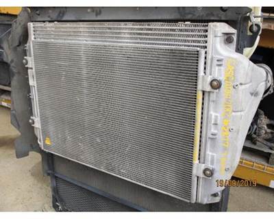 Freightliner Cascadia Charge Air Cooler (ATAAC) for a Freightliner CASCADIA 125