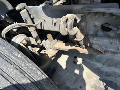 Freightliner Cascadia Right Front Leaf Spring for a Freightliner CASCADIA 125