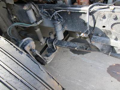 Freightliner Columbia Right Front Leaf Spring for a Freightliner COLUMBIA 120