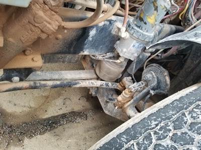 Freightliner Columbia Left Front Leaf Spring for a Freightliner COLUMBIA 120