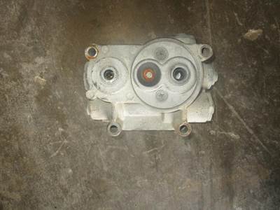 USED BENDIX RELAY VALVE. 
P/N: 7-5000280-C