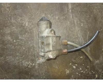 USED BENDIX AIR PRESSURE REGULATOR - P/N: K025894