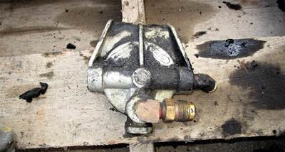 USED DETROIT 60 SERIES FUEL FILTER BASE. 
P/N: 5148023-R