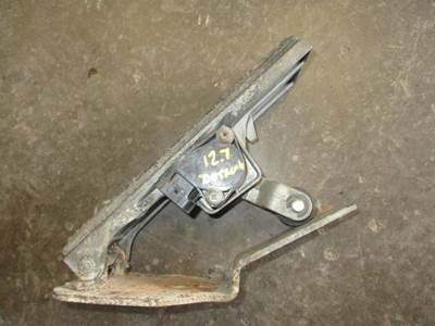 USED DETROIT 12.7L ACCELERATOR PEDAL WITH THROTTLE POSITION SENSOR. 
