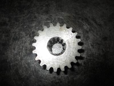 USED DETROIT DIESEL SPROCKET GEAR, POWER STEERING PUMP P/N: 23508957