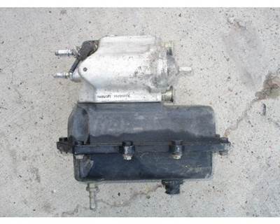 USED DETROIT DD15 DEF PUMP OFF OF A FREIGHTLINER. P/N: A0001401078