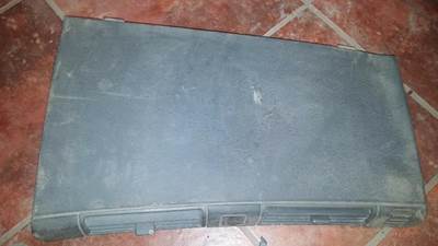 USED FREIGHTLINER CENTER COVER. P/N: 18-39551-000