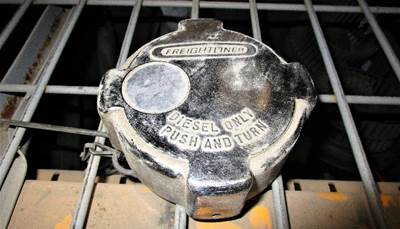 USED FREIGHTLINER FUEL TANK CAP